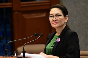 Risa-Hontiveros